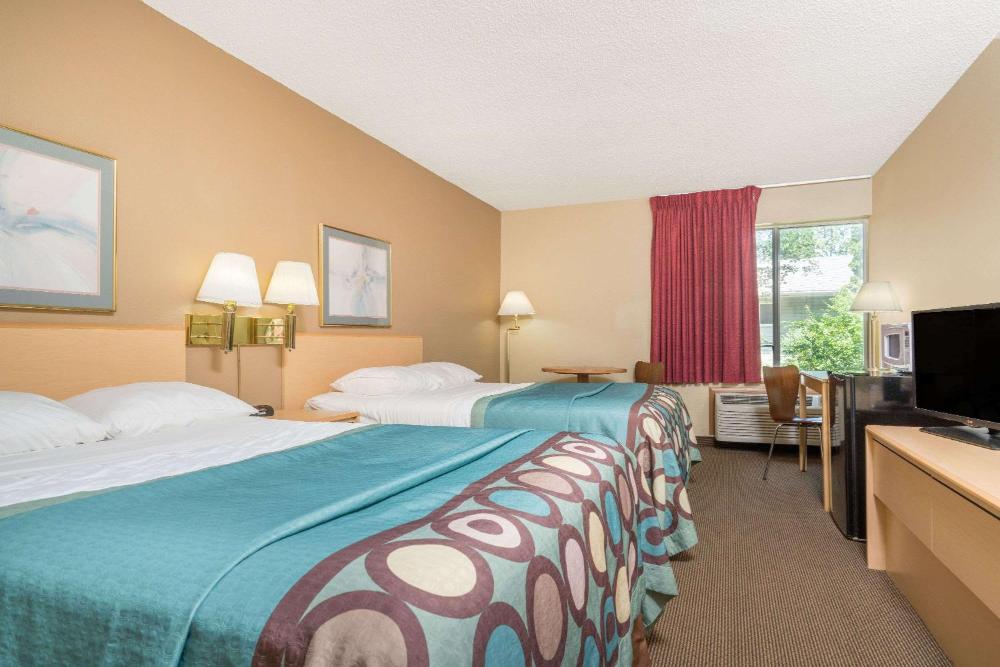 Deluxe Double Room with Two Double Beds - Non-Smoking interior